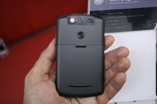 Illustration for article titled 3GSM 2007: I Heart Motorola's Z8 Banana-Slider and Q9 Smartphone